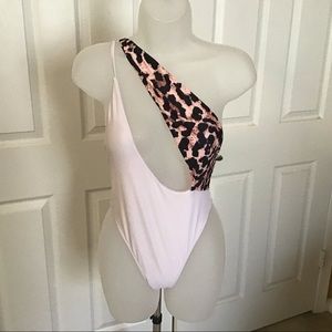 Women’s Animal Print Crossover Swimsuit Brown Black Sz Small